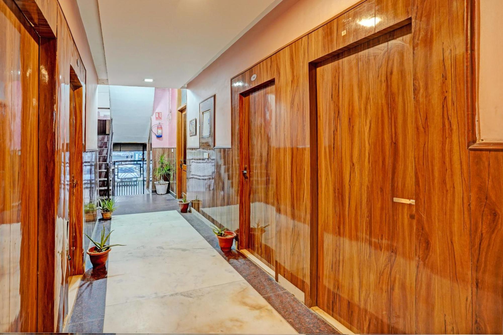 Hotel O Greno House Near Pvr Ansal Plaza Greater Noida Εξωτερικό φωτογραφία